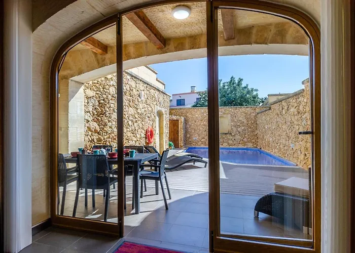 A Popular Pet Friendly Villa With A Pool, Gozo