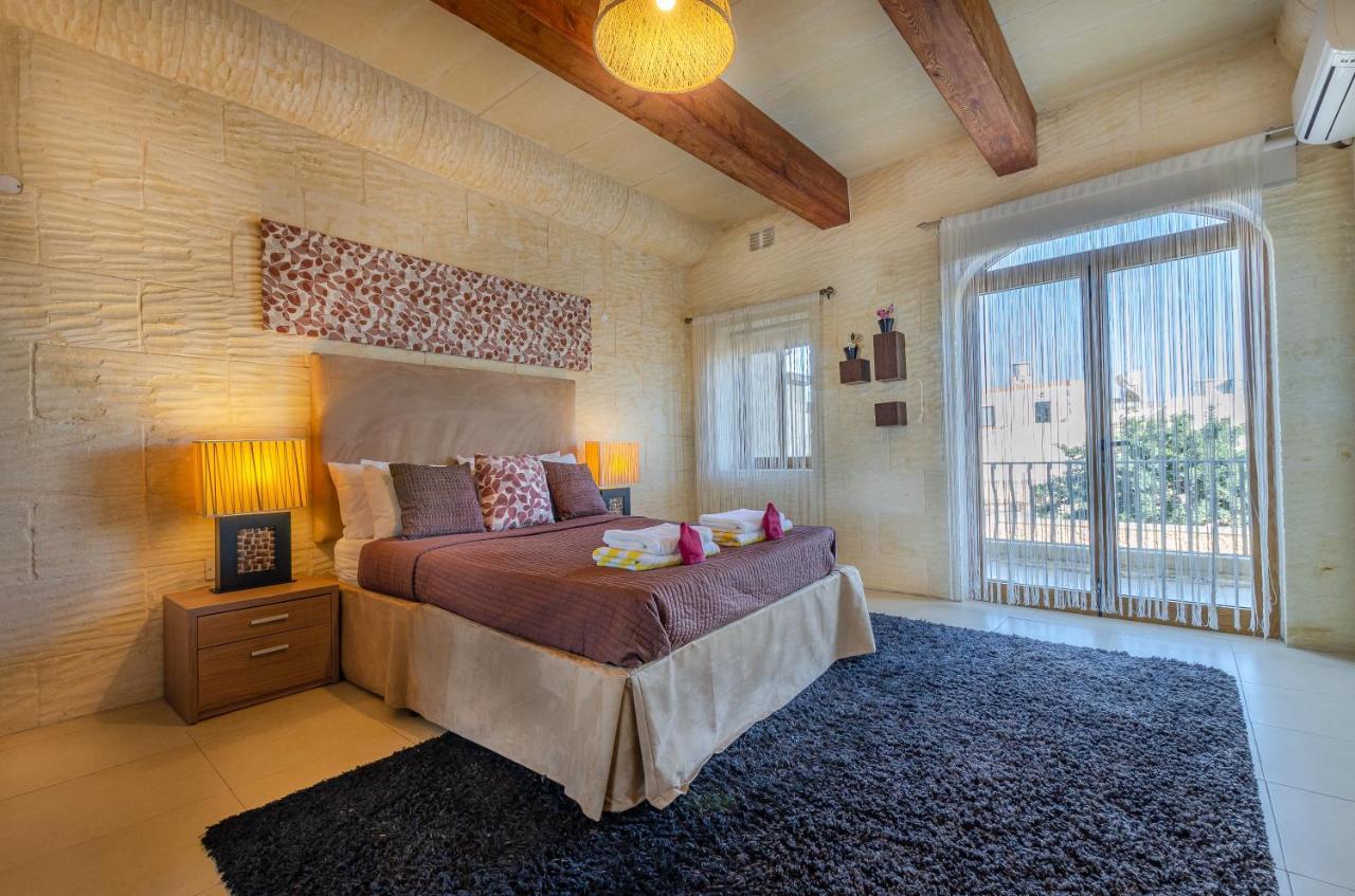A Popular Pet Friendly With A Pool, Gozo Villa *