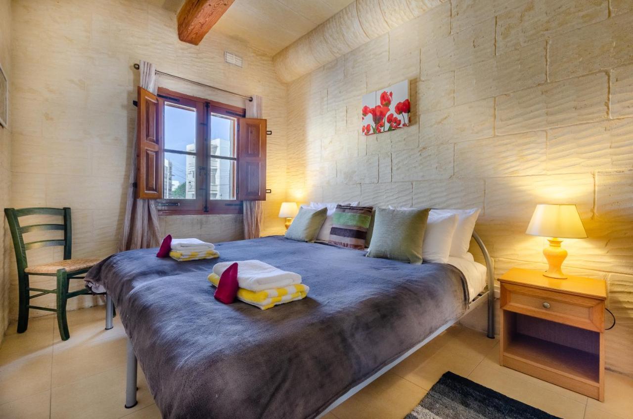 A Popular Pet Friendly With A Pool, Gozo Villa Xaghra