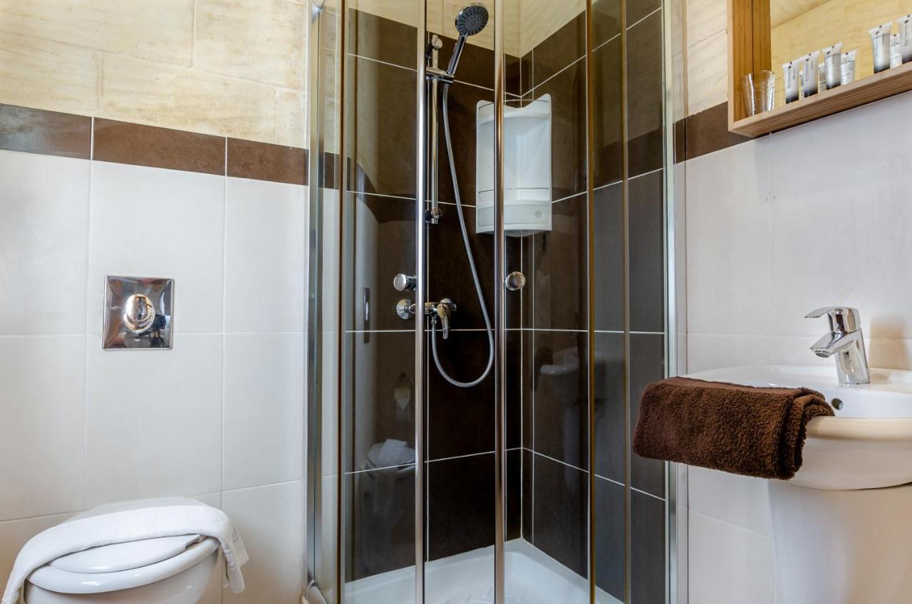 A Popular Pet Friendly With A Pool, Gozo Villa Xaghra